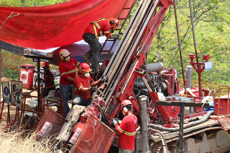 Drill rig in La India vein