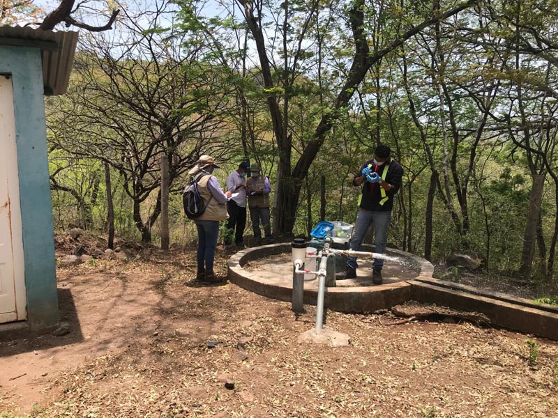 Water sampling in La India project - CAPS El Carrizal village